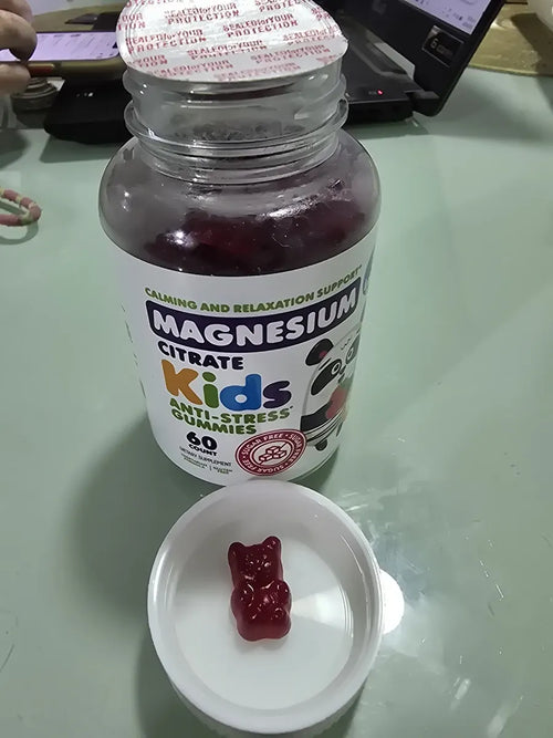 ¡Hola! Quería darles las gracias. Mi hija de 6 años llevaba meses sufriendo con terrores nocturnos y dolores en las piernas por crecimiento. Llevamos 2 semanas dándole las gomitas de citrato de magnesio y ahora duerme de corrido toda la noche. ¡Es una bendición!
