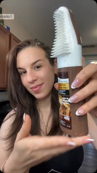 ¡Hola chicas! Quería decirles que el tinte Kainkan en tono castaño me quedó ESPECTACULAR 😍 El cepillo curvado es facilísimo de usar, no manché la frente para nada.