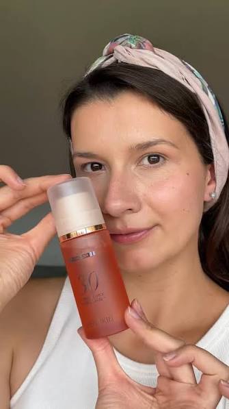 ¡Hola! Ya me llegó la mascarilla MENOKIN. La probé recién bañada y la piel me quedó suavecita al instante.