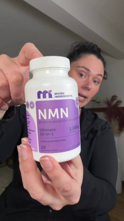 ¡Buenas tardes! Llevo casi un mes tomando el NMN Complex en las mañanas y el cambio en mi nivel de energía durante el trabajo ha sido increíble.