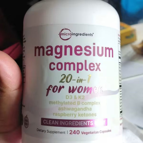 ¡Hola! Quería darles las gracias. Llevo 2 semanas tomando el magnesio y por fin estoy durmiendo de corrido toda la noche, ya no me despierto a las 3 a.m. con la mente a mil.